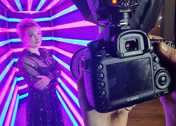 Арендовать неоновую комнатау
